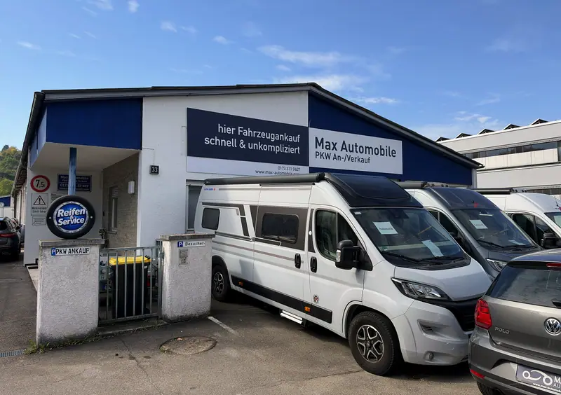 Camper vor dem Eingang von MAX Automobile